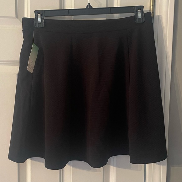 Black Mini Skirt - Picture 2 of 3